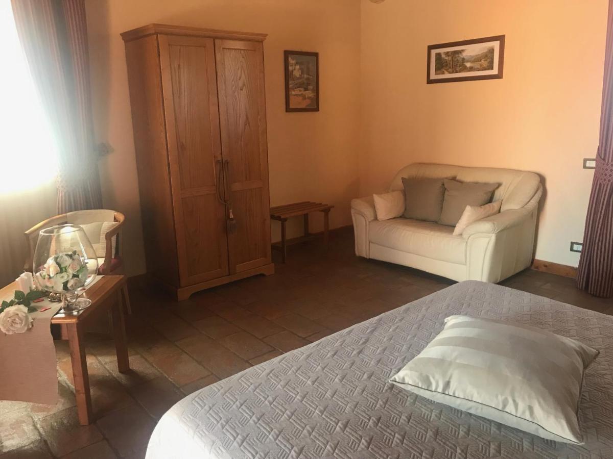 Casale Certosa Hotel Pavona Exterior photo