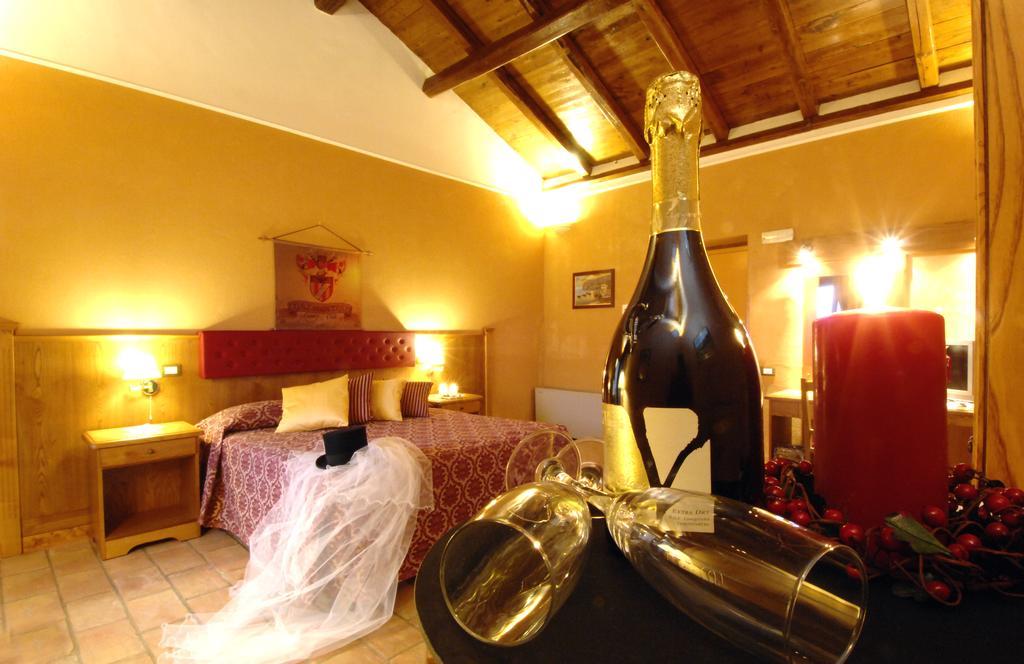 Casale Certosa Hotel Pavona Room photo