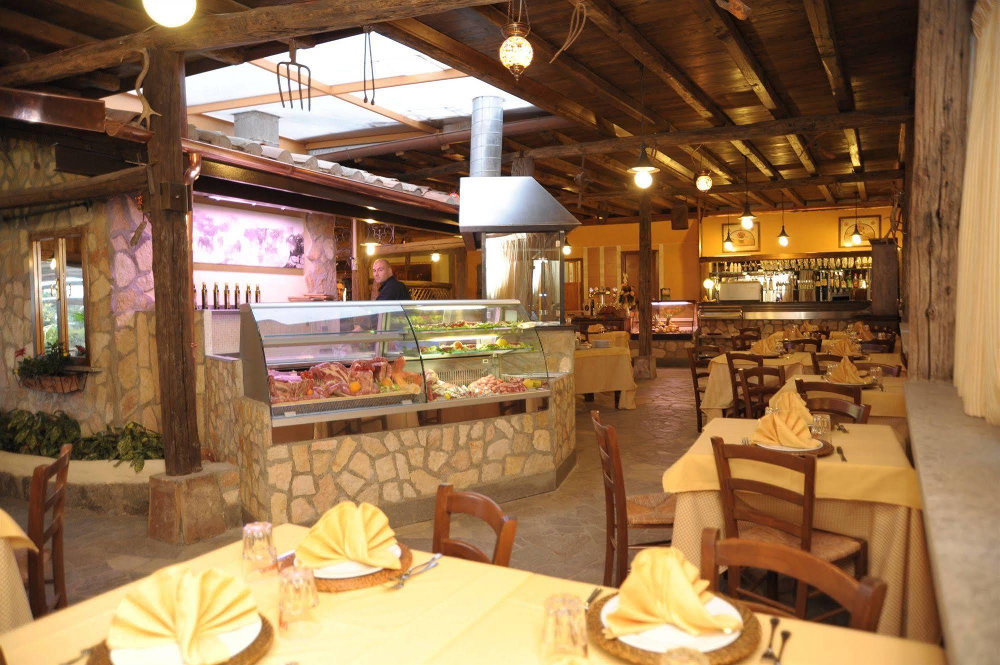 Casale Certosa Hotel Pavona Exterior photo