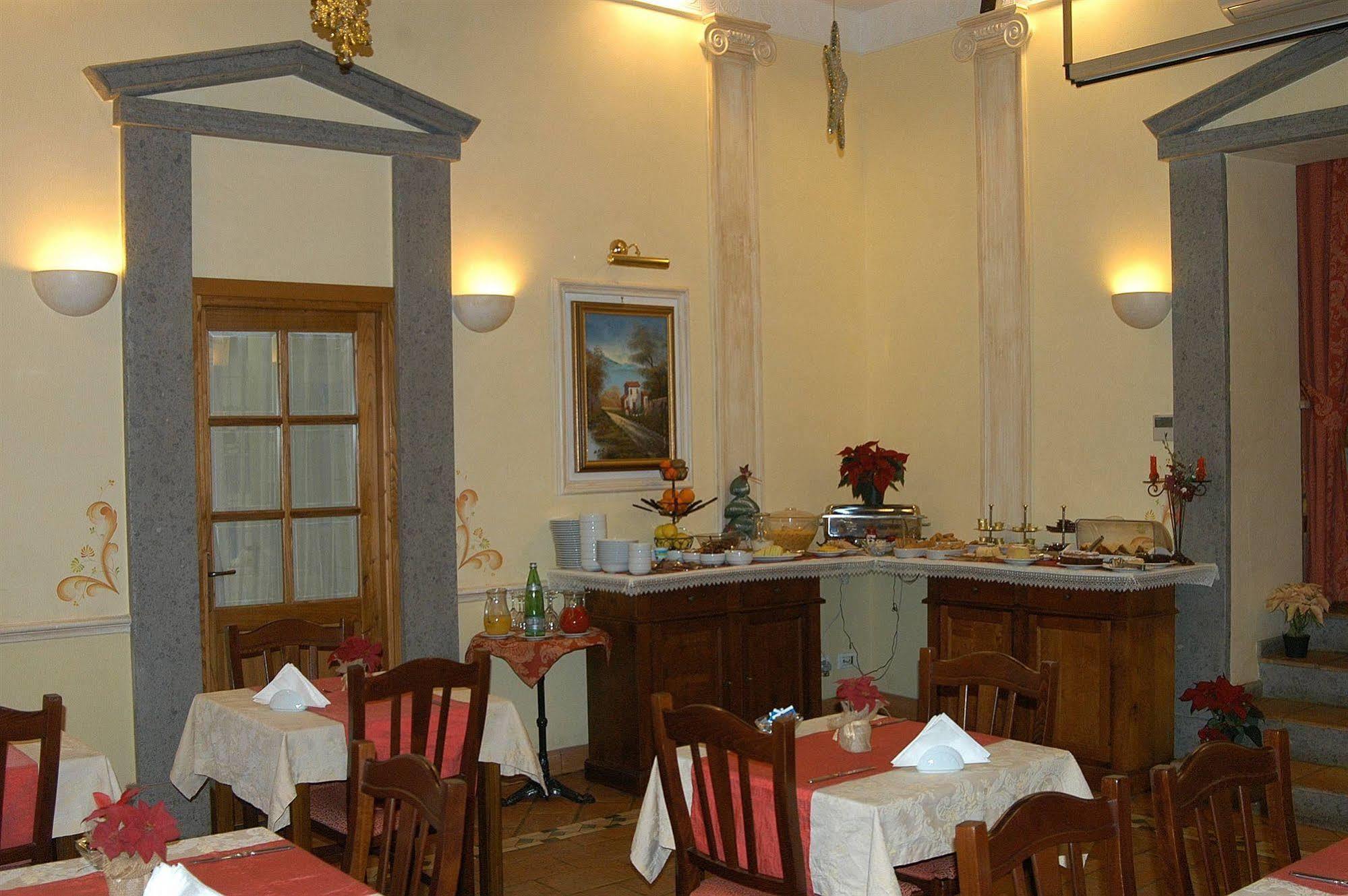 Casale Certosa Hotel Pavona Exterior photo
